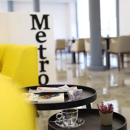 Metro Hotel Terminal Tirana Buitenkant foto