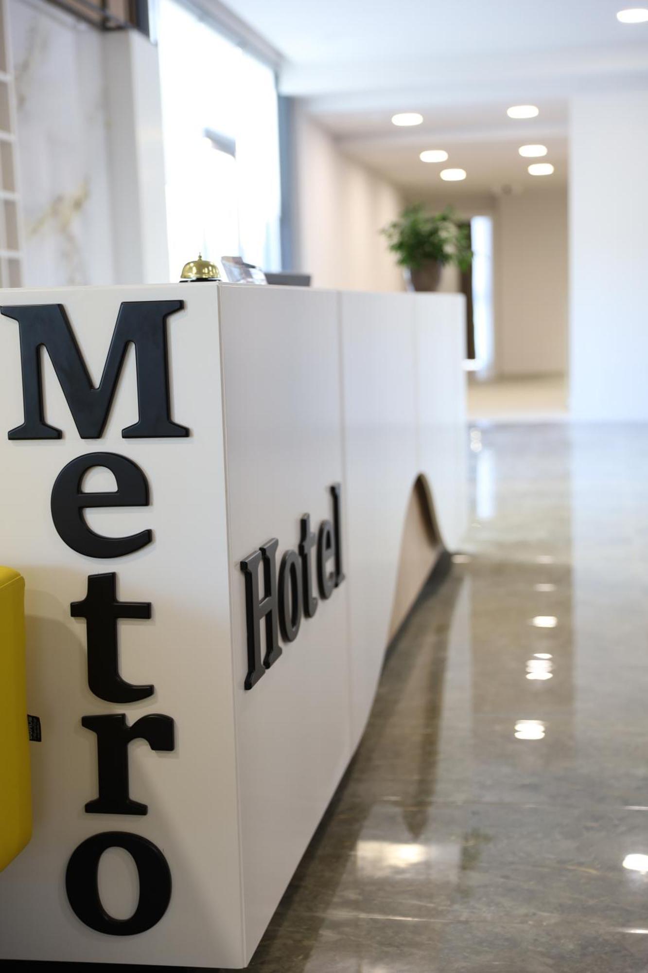 Metro Hotel Terminal Tirana Buitenkant foto