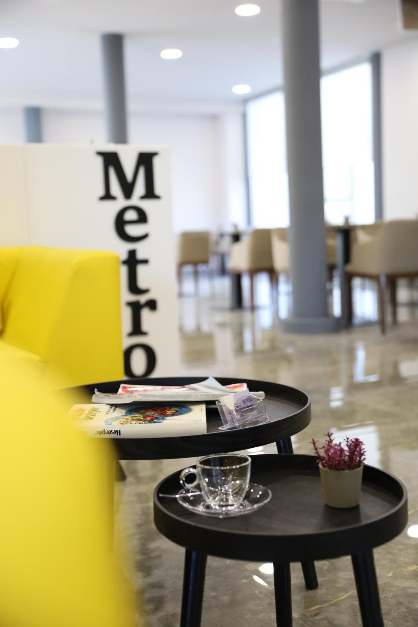 Metro Hotel Terminal Tirana Buitenkant foto